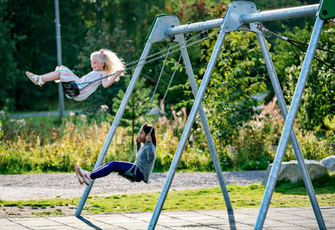 如何区分儿童游乐设施制造商？