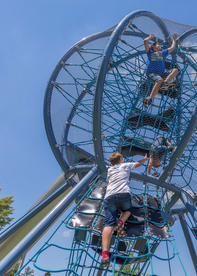 户外无动力设备如何激活公共空间，促进邻里互动？
